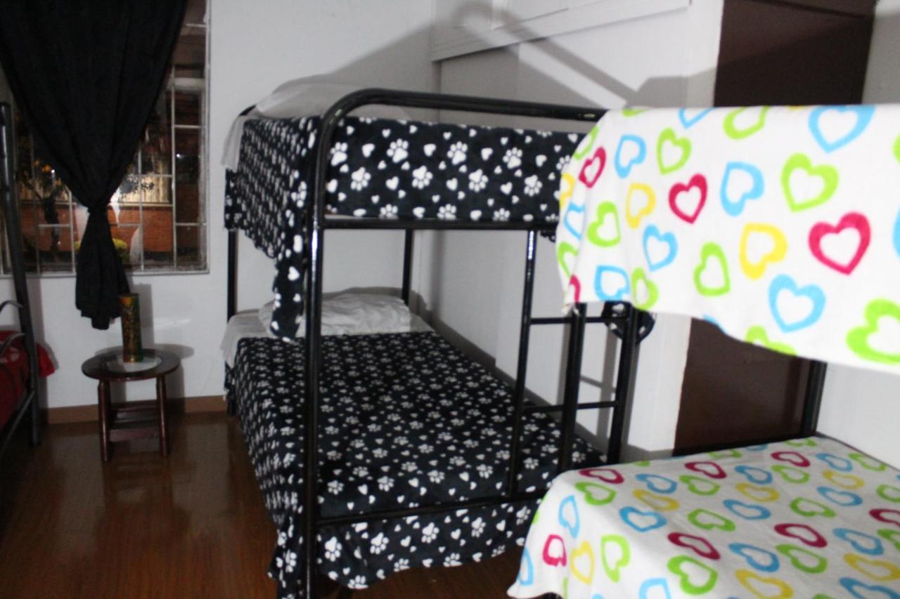 Hostal Cafe San Bernabe โบโกตา ภายนอก รูปภาพ